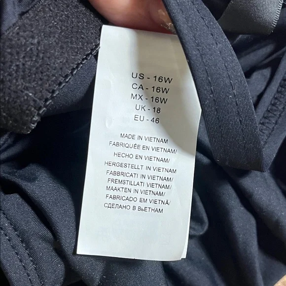 👙SWIMSUIT 🩱 SUMMER La Blanca Classic Black One-Piece Swimsuit - Picture 8 of 8